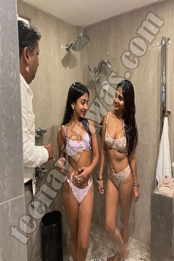 shower-together pic
